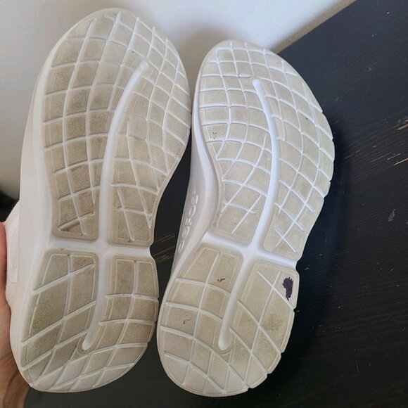 Oofos OOmg eeZee Low Mens Size 9.5 Slip-On Shoes Knit White Recovery Comfort main image 6